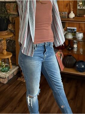 Won Hundred Distressed Mid Rise Jeans 28 x 32